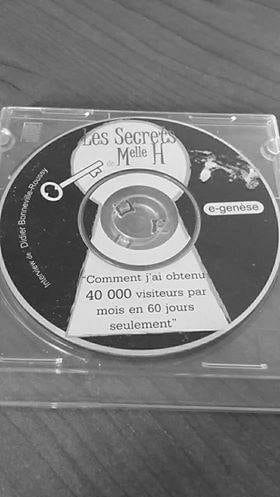 Le SEO est mort? Pas en 2002 : le CD Les secrets de Mlle H, premier produit de Stéphanie Hétu sur le référencement